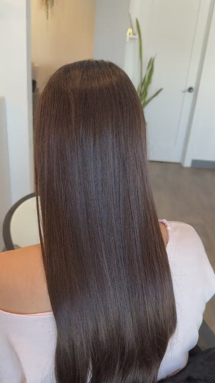 Keratin Bond, SMOKED MOCHA hair extensions in motion